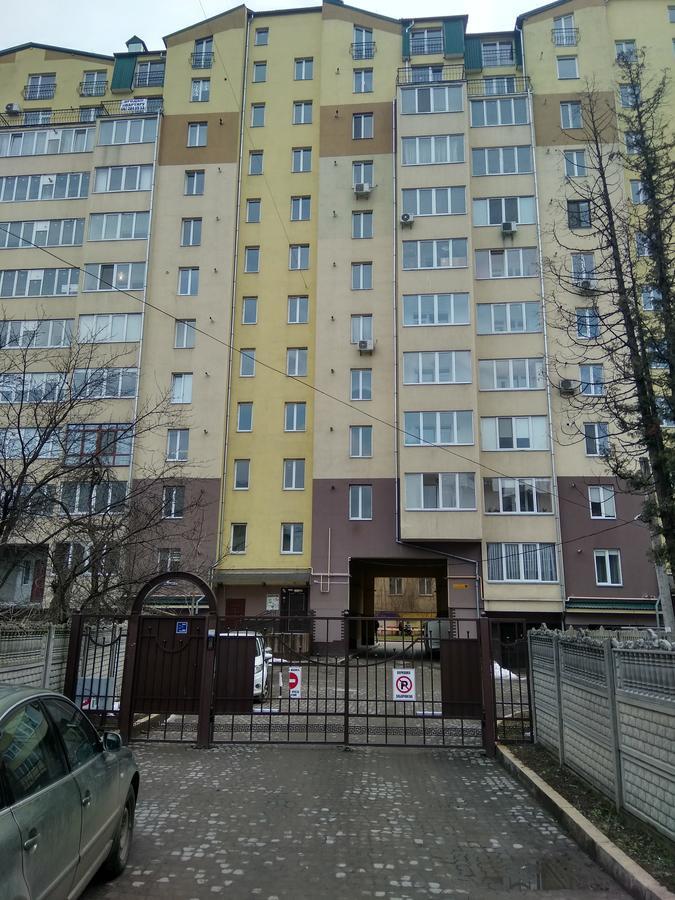 Home In Center With Jacuzzi Ivano-Frankivsk Exterior foto